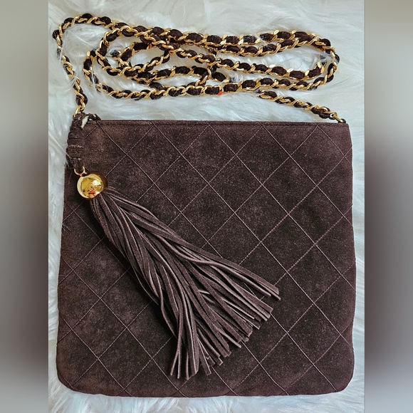 CHANEL Handbags - 🤎 Chanel Quilted Crossbody Bag 🤎